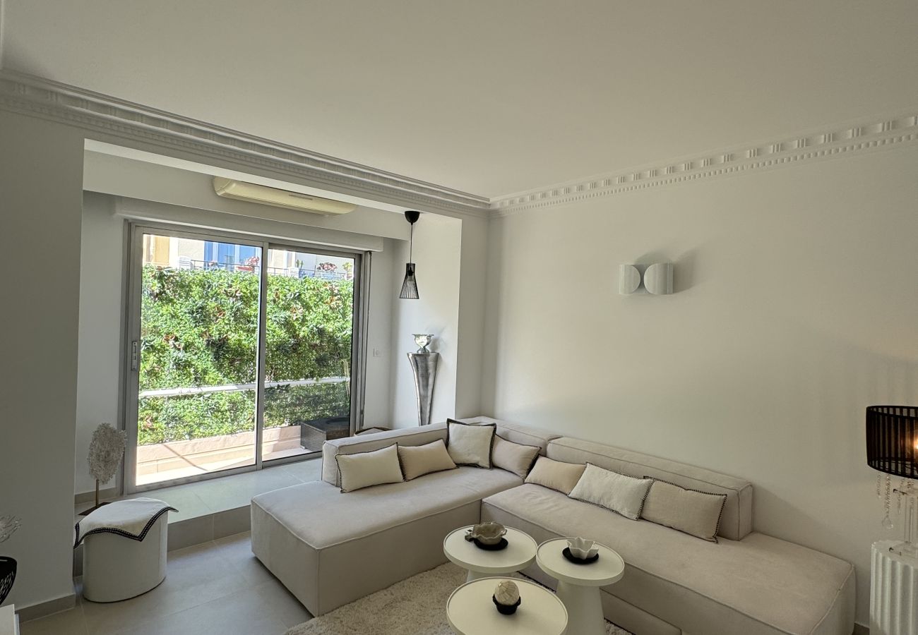 Apartment in Cannes - sk Res Miramar Apt moderne et luxueux à Cannes