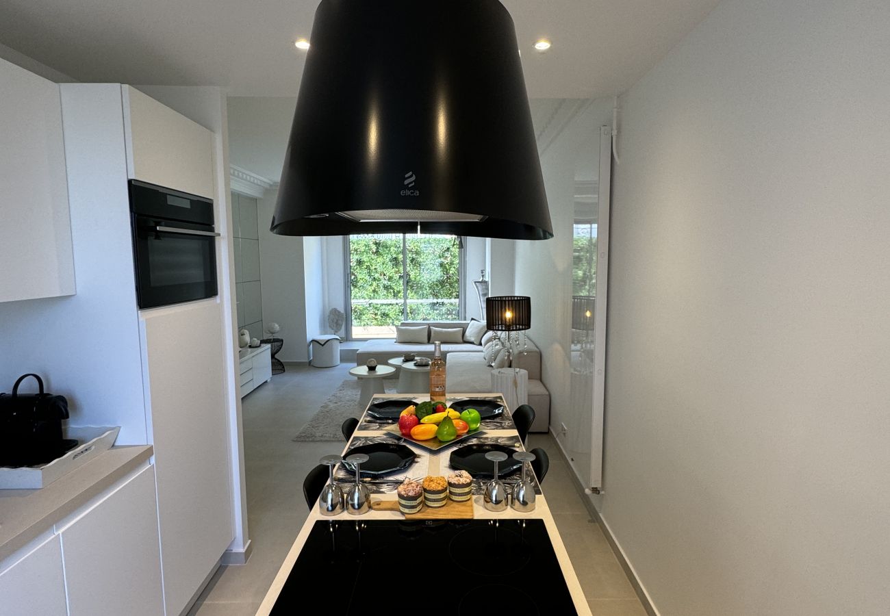 Apartment in Cannes - sk Res Miramar Apt moderne et luxueux à Cannes