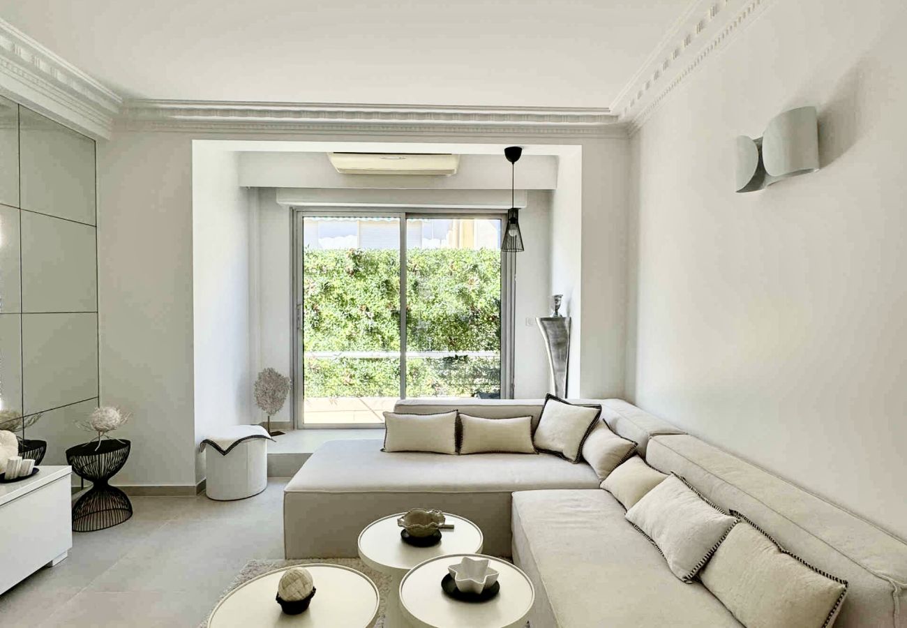 Apartment in Cannes - sk Res Miramar Apt moderne et luxueux à Cannes