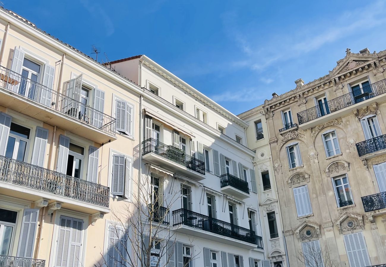 Apartment in Cannes - villa Carmela / charmante suite vue mer