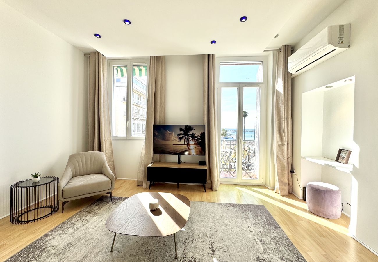 accommodation downtown with cozy living room and convertible sofa