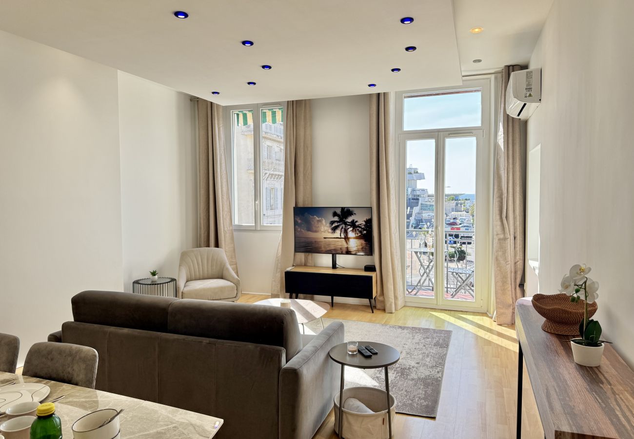 accommodation downtown with cozy living room and convertible sofa