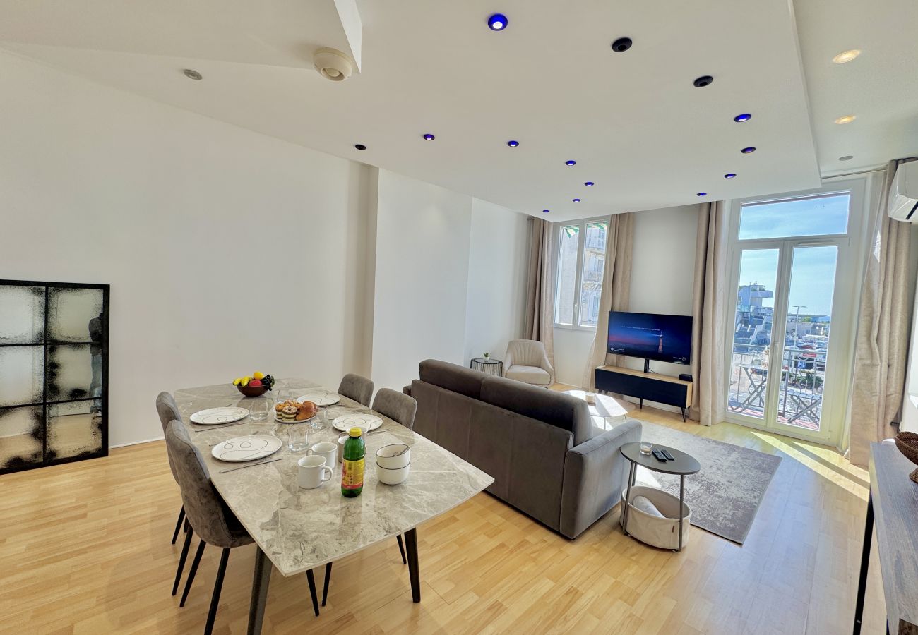 Apartment in Cannes - villa Carmela / charmante suite vue mer