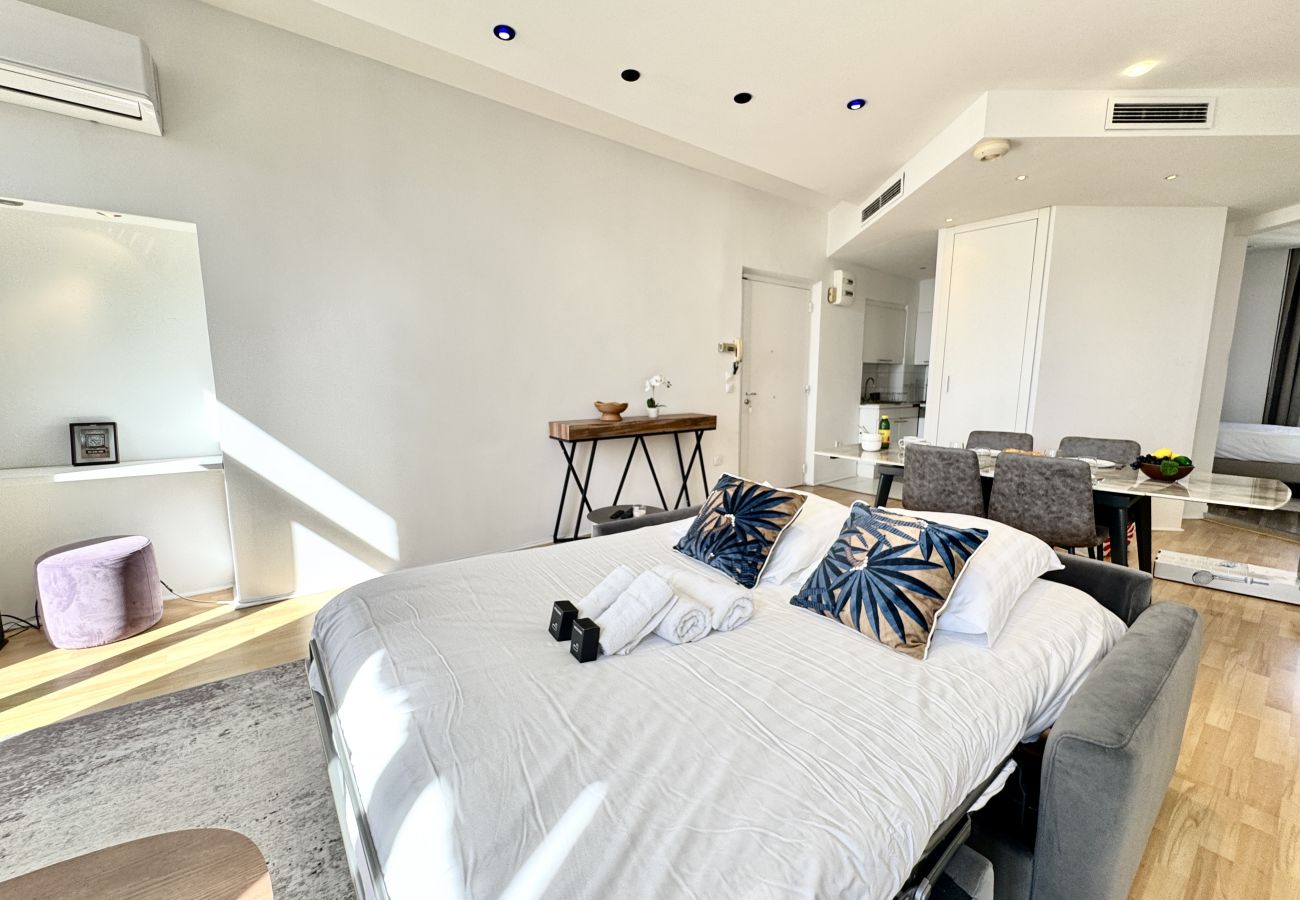 Apartment in Cannes - villa Carmela / charmante suite vue mer