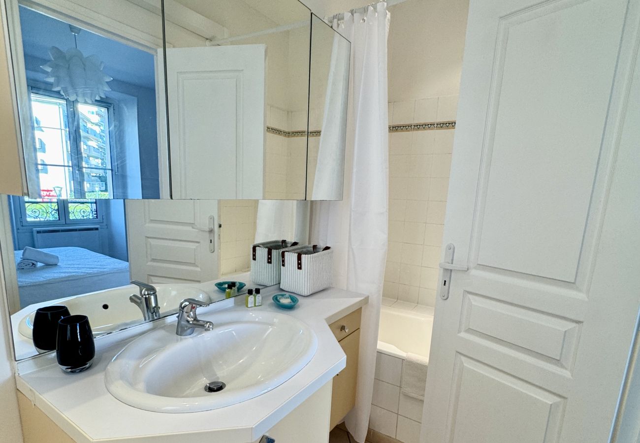 bathroom equipped for optimal comfort