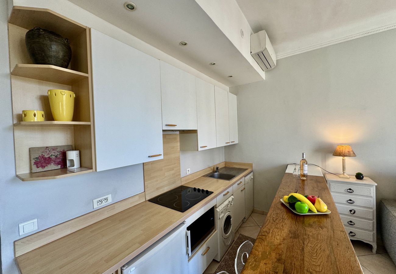 fitted kitchen flat
