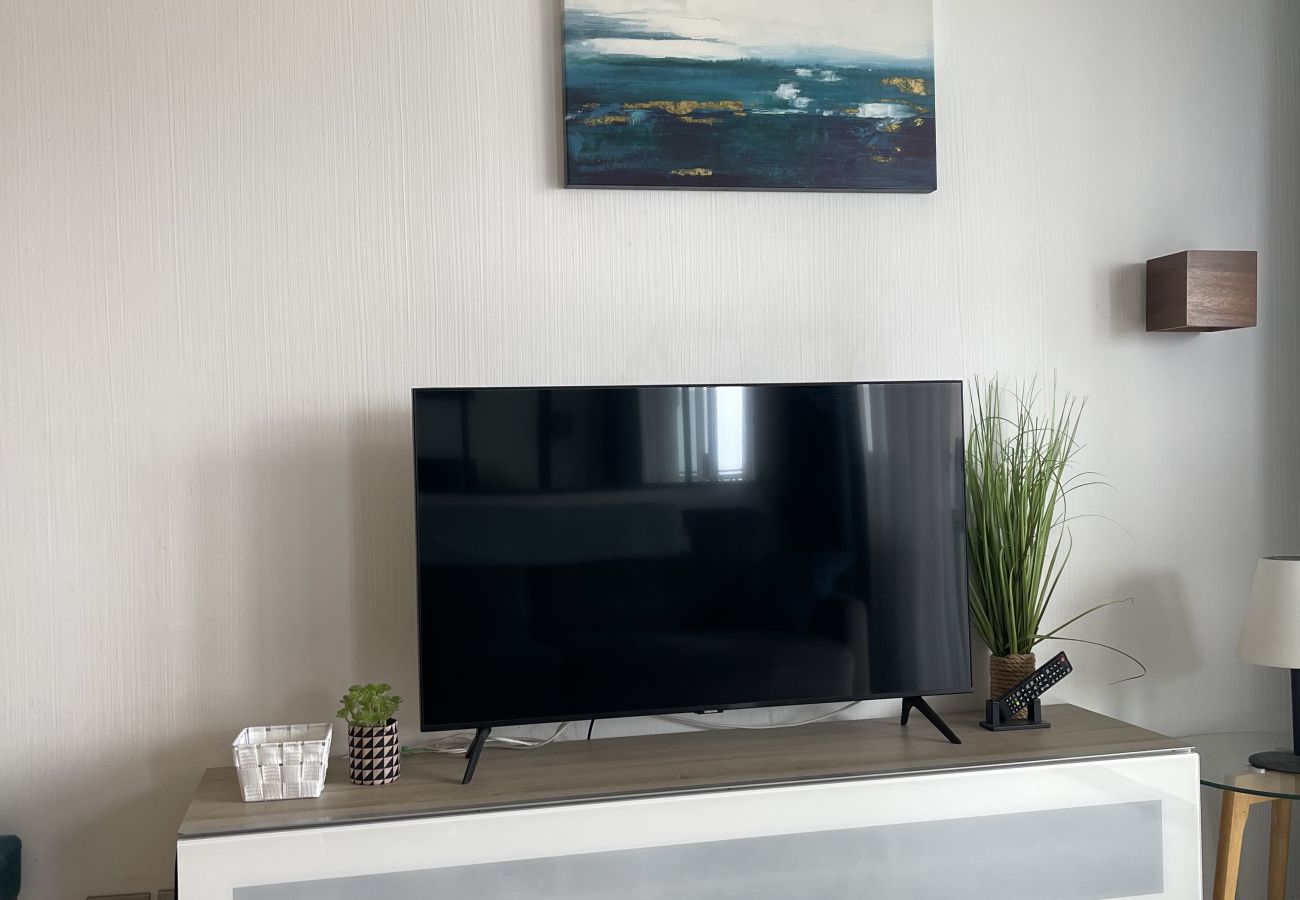 Apartment in Cannes-la-Bocca - Cannes Beach résidence / Vue mer piscine