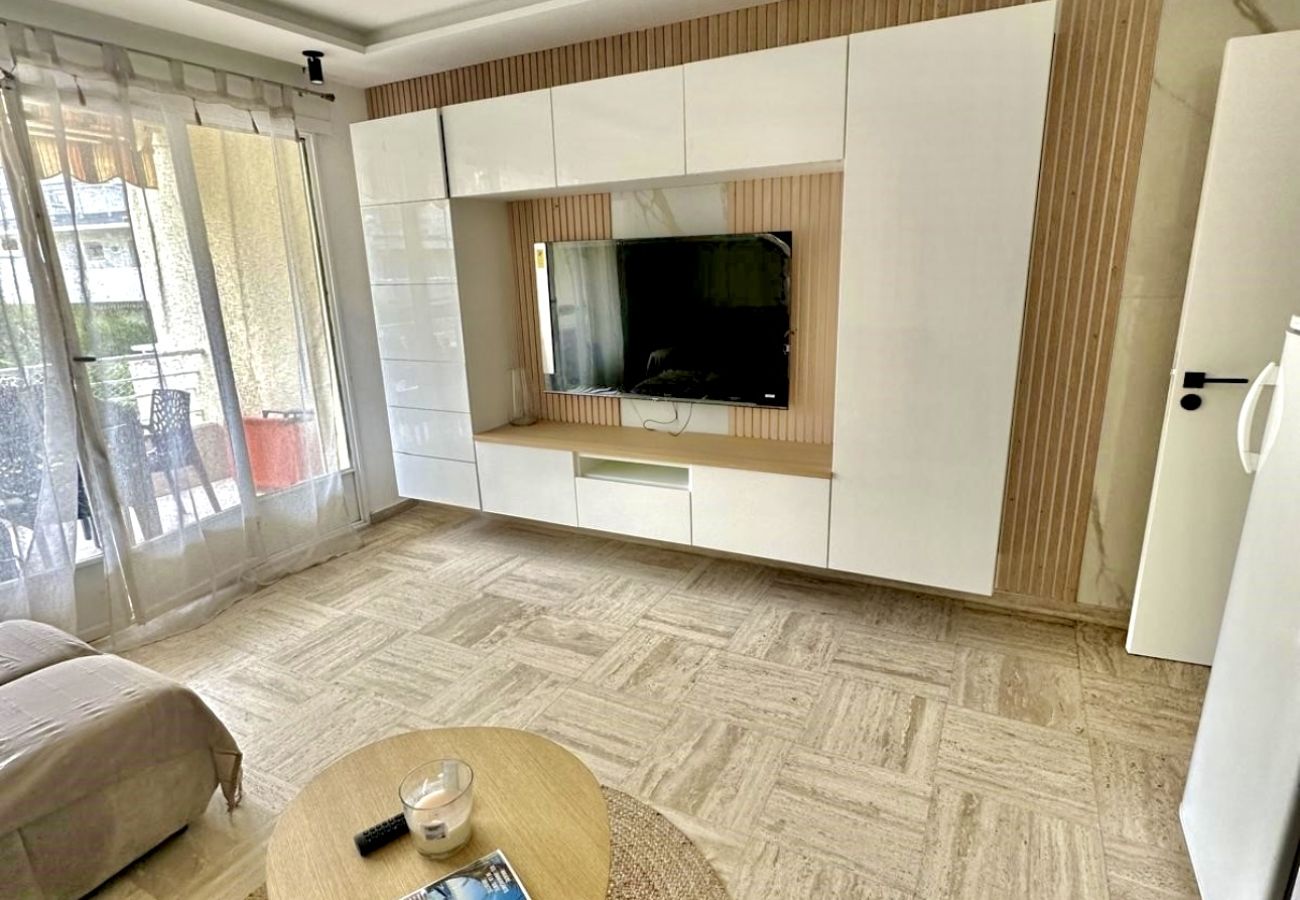 Apartment in Cannes - 2 pièces terrasse proche mer / Les Mouettes