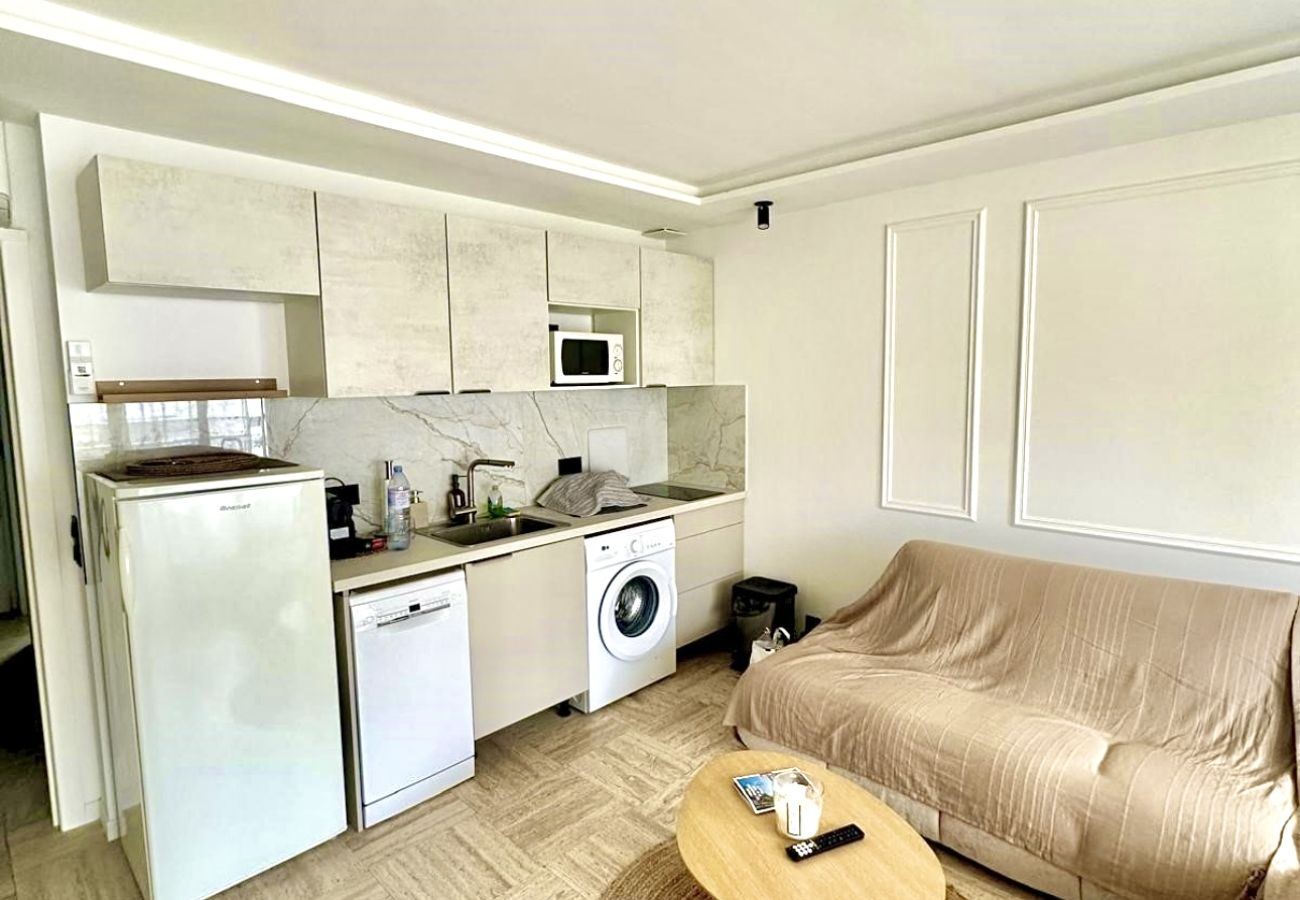 Apartment in Cannes - 2 pièces terrasse proche mer / Les Mouettes