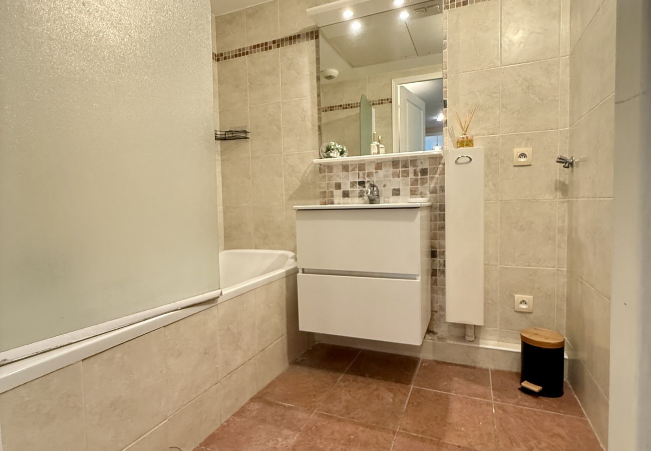 Apartment in Cannes-la-Bocca - DAPHNE