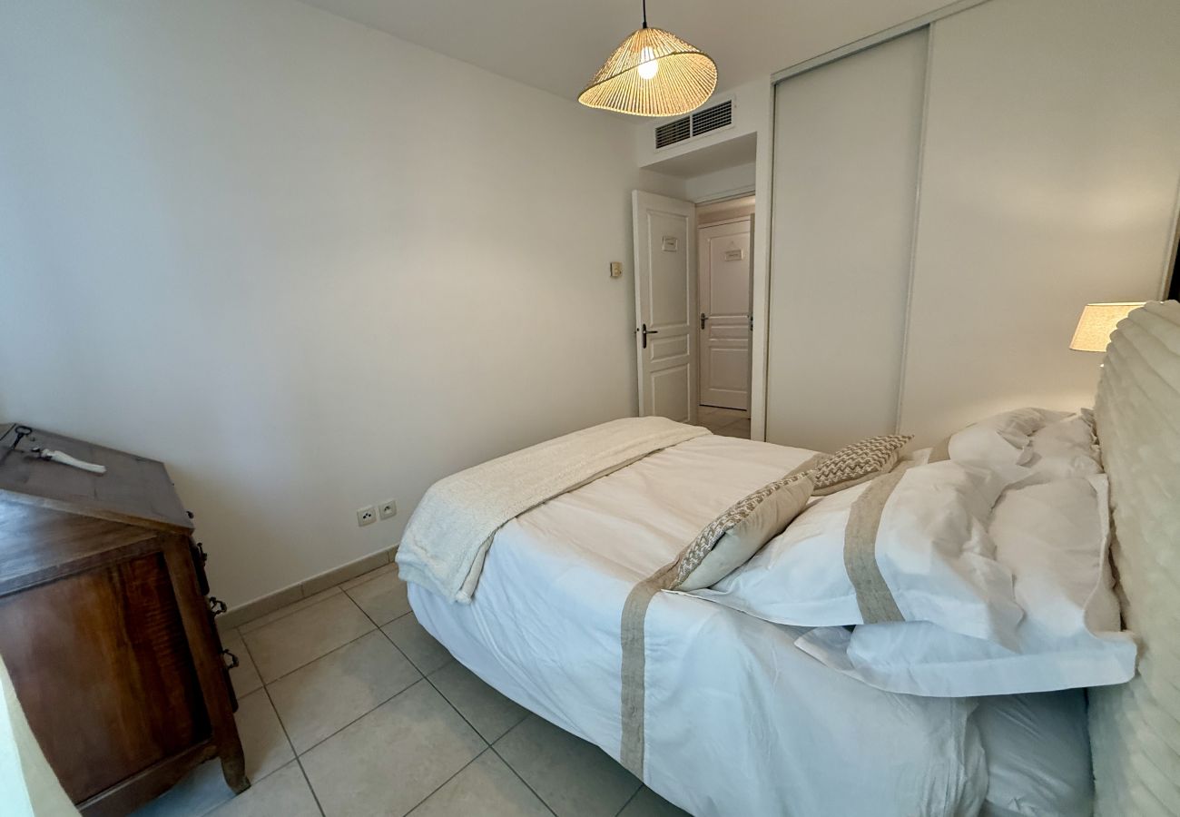 Apartment in Cannes-la-Bocca - DAPHNE