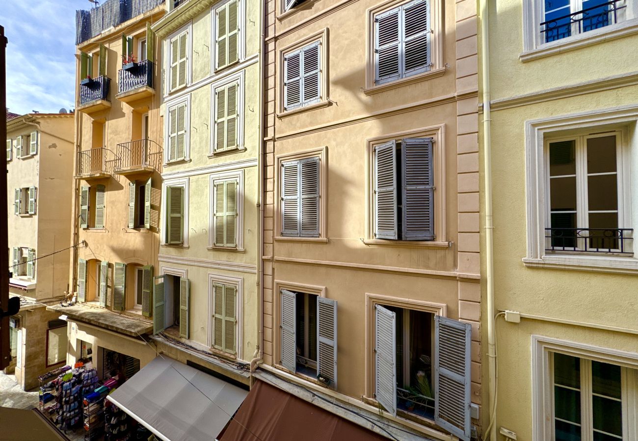 Apartment in Cannes - MEY41 / Meynadier