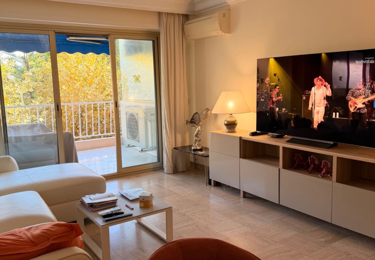 Apartment in Cannes - BELLE PLAGE 3, vue  mer