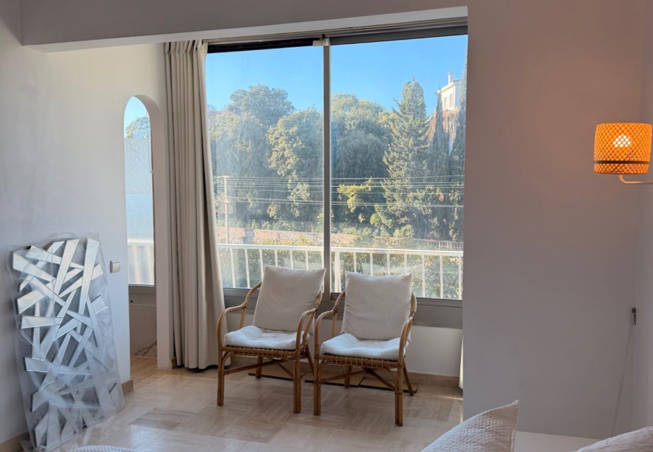 Apartment in Cannes - BELLE PLAGE 3, vue  mer