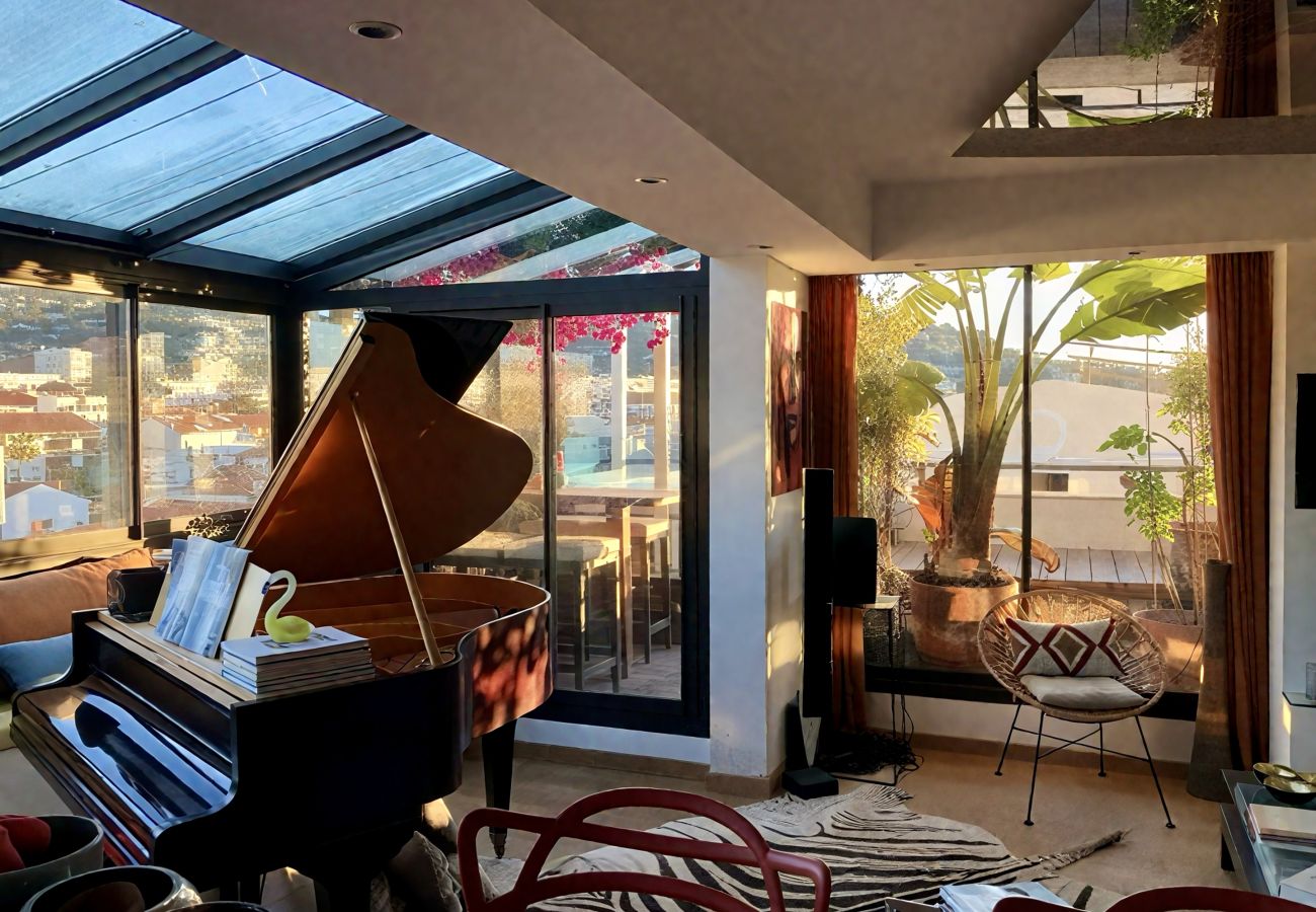 Apartment in Cannes - Gray d'Albion Penthouse, rooftop 30m2 & Jacuzzi