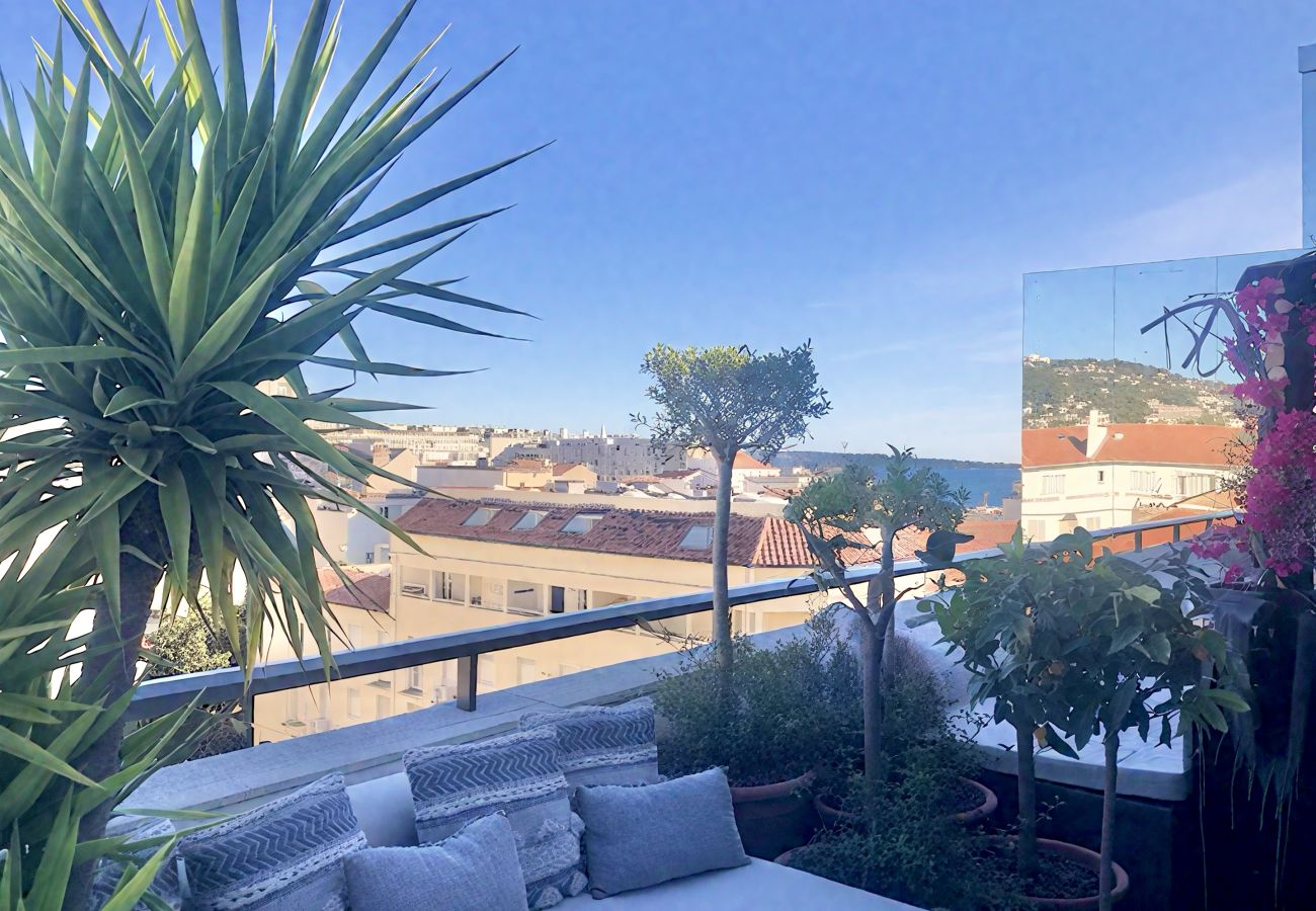 Apartment in Cannes - Gray d'Albion Penthouse, rooftop 30m2 & Jacuzzi
