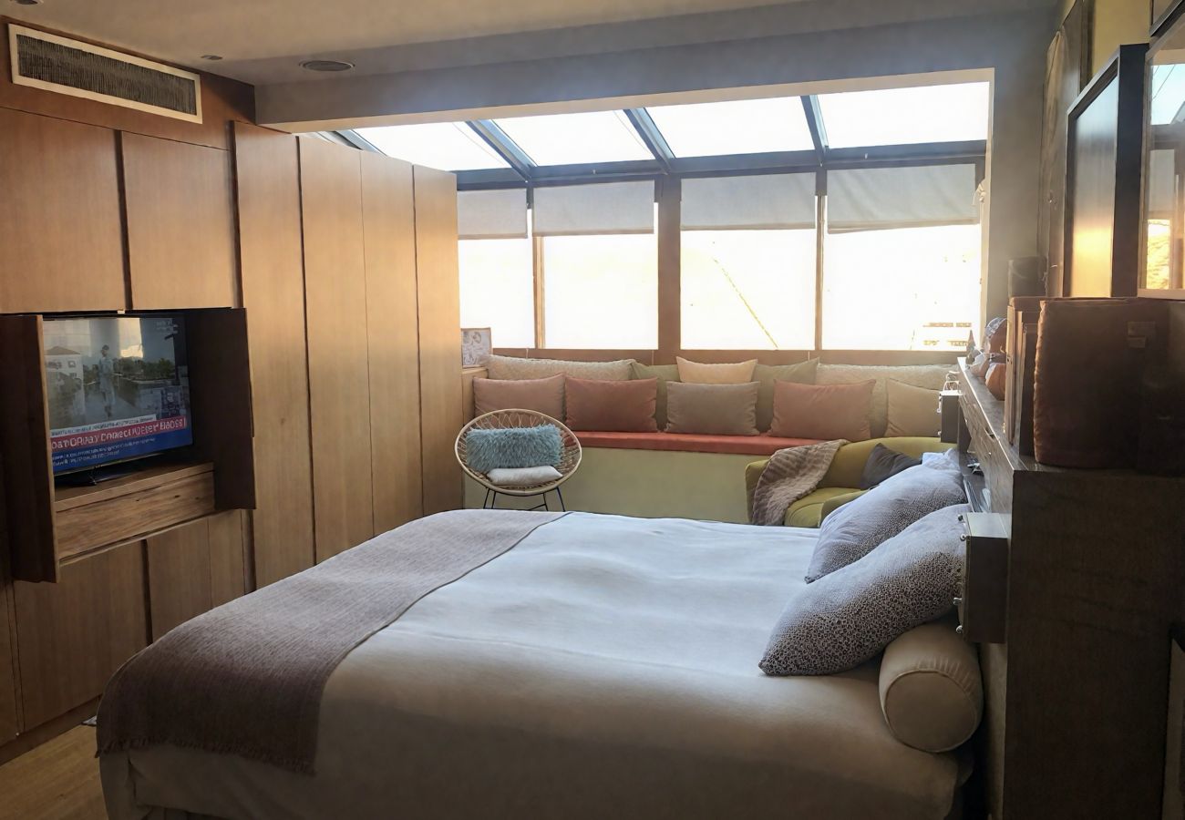 Apartment in Cannes - Gray d'Albion Penthouse, rooftop 30m2 & Jacuzzi