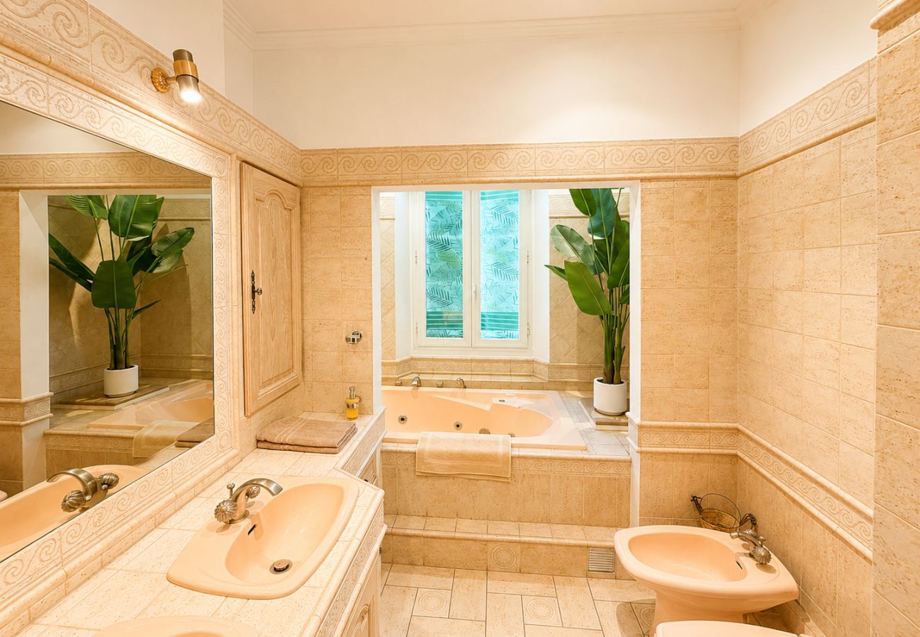Apartment in Cannes - La Vigie – Cannes centre Vue Mer Face au Palais