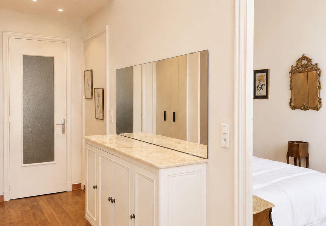Apartment in Cannes - Le Castel – Cannes Centre, proche Palais & plage