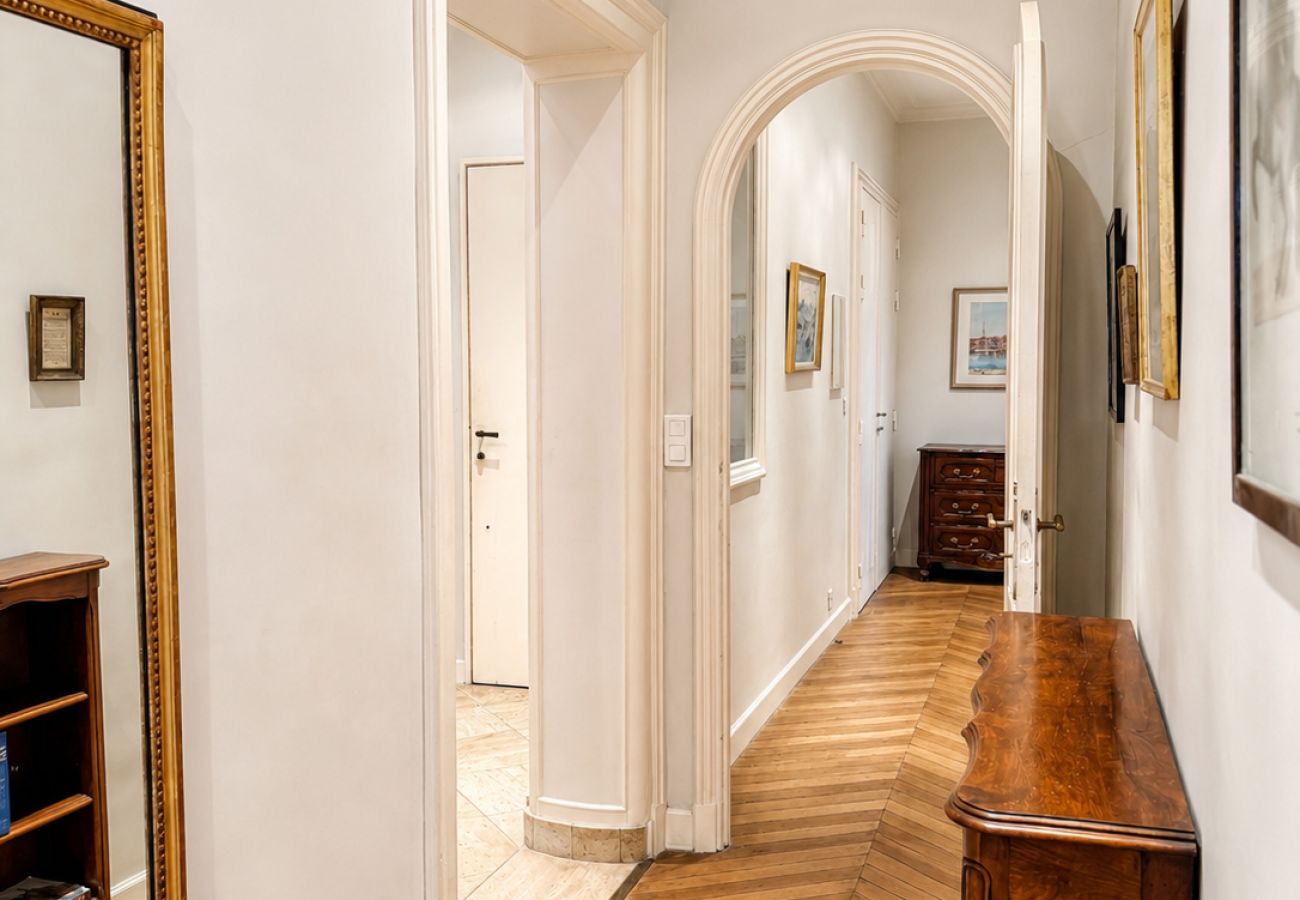 Apartment in Cannes - Le Castel – Cannes Centre, proche Palais & plage