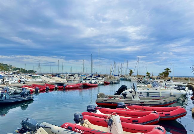 in Cannes - CAP BEACH