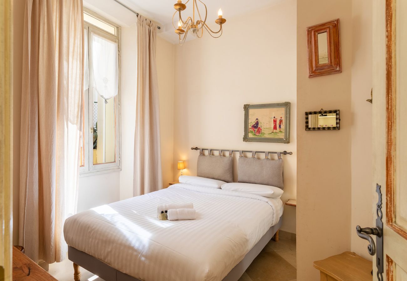 Appartement à Cannes - LAT1103 / Chaleureux logement avec belle terrasse