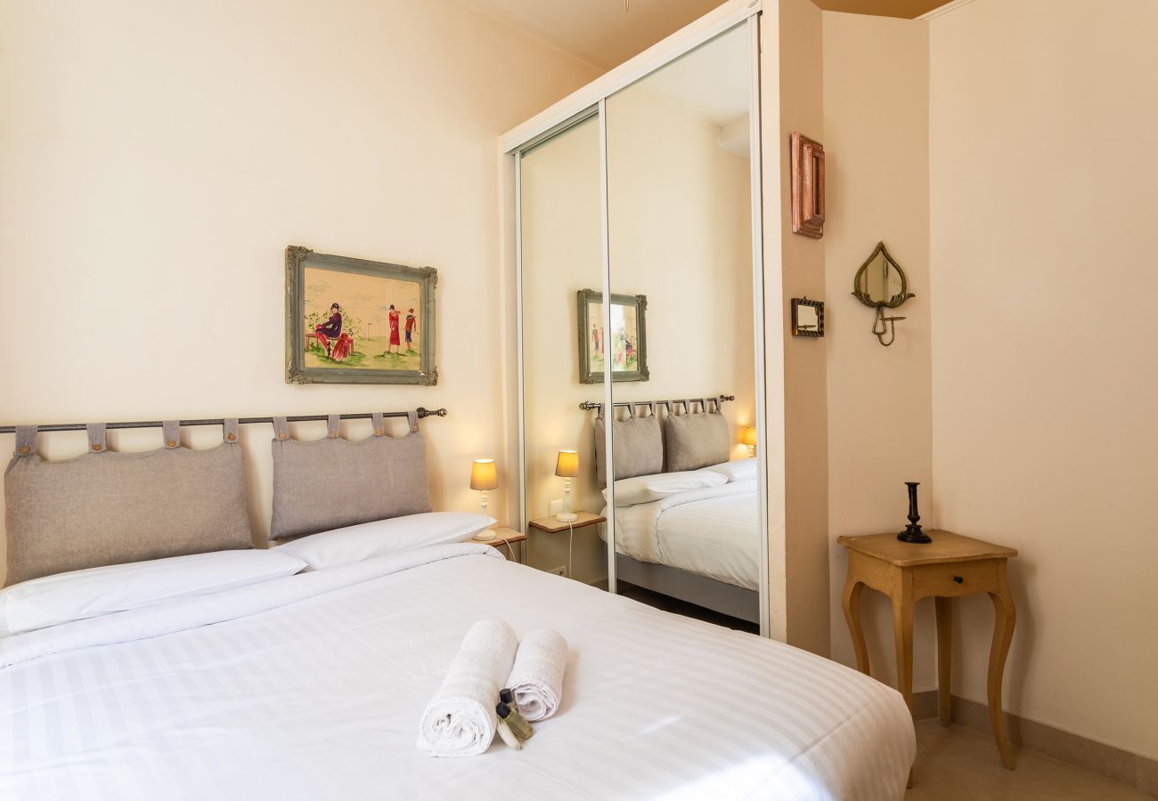 Appartement à Cannes - LAT1103 / Chaleureux logement avec belle terrasse