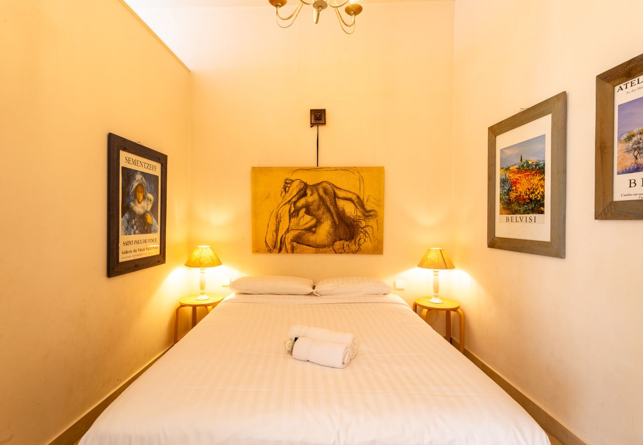 Appartement à Cannes - LAT1103 / Chaleureux logement avec belle terrasse