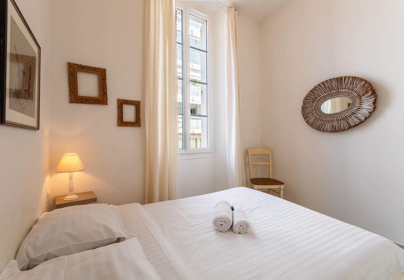 Appartement à Cannes - LAT1101 / Logement situé à deux pas de la plage
