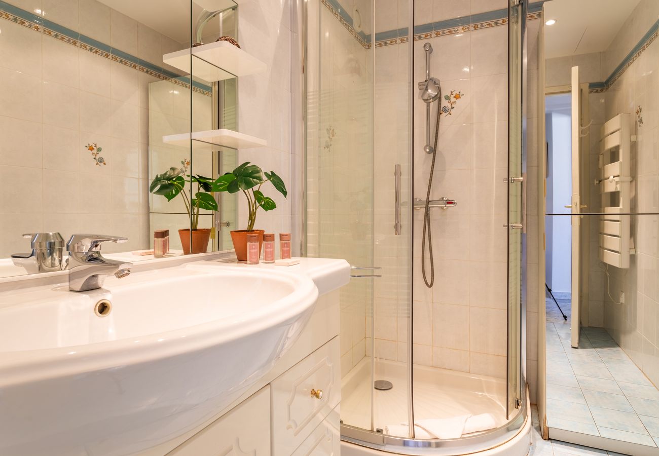 Appartement à Cannes - DEB5515 / Confortable 3 pièces a 100m de la plage