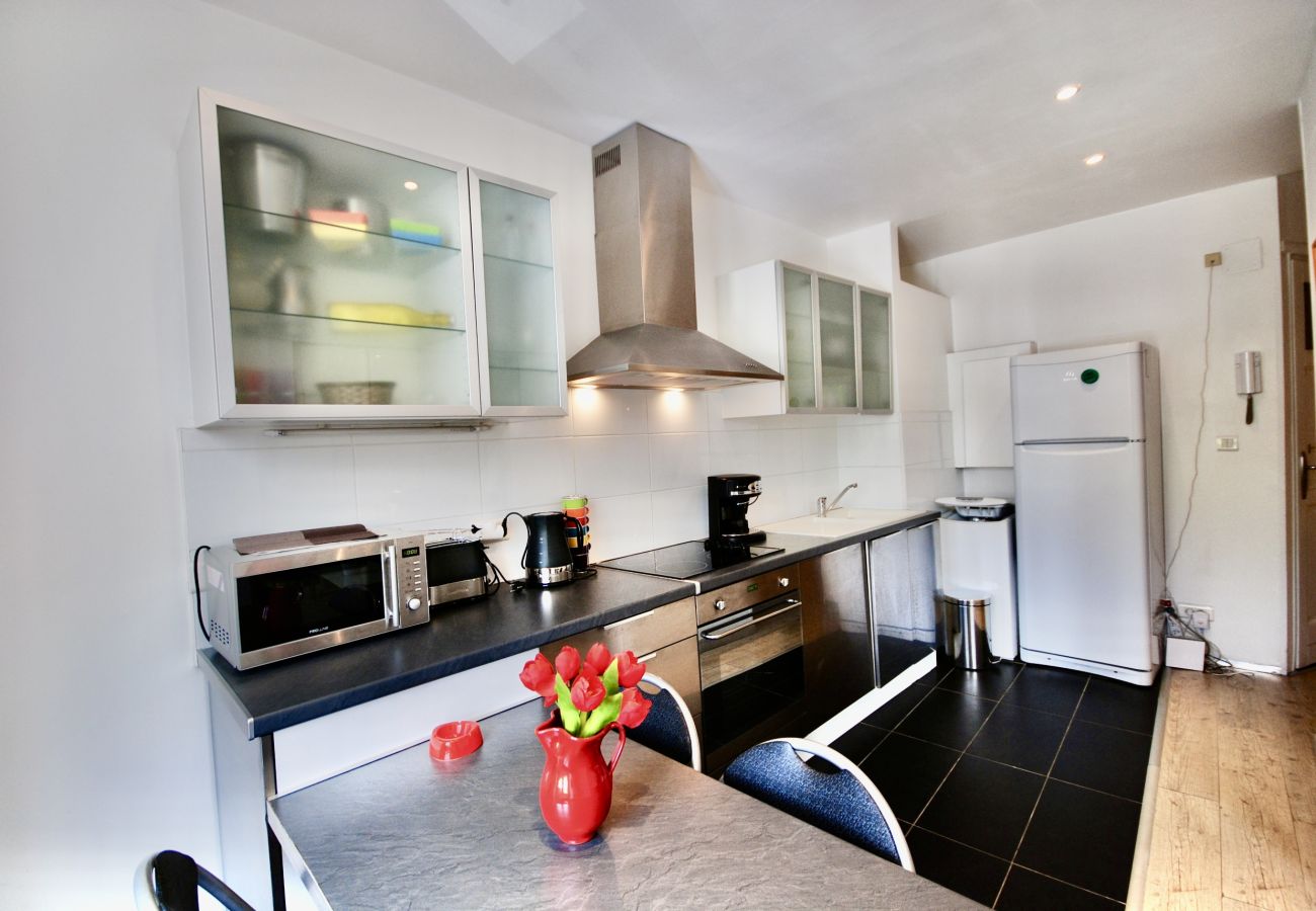 Appartement à Cannes - GIB262 /  Charmant logement situé Place Gambetta