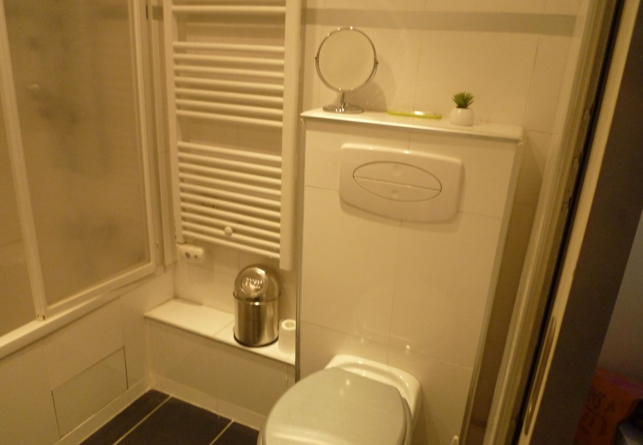 Appartement à Cannes - GIB262 /  Charmant logement situé Place Gambetta