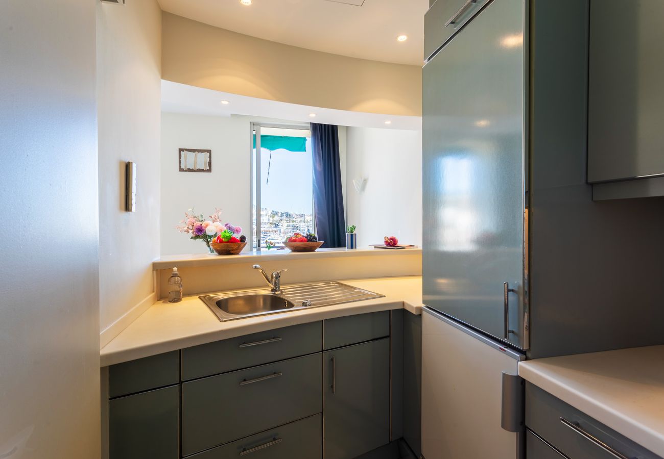Appartement à Cannes - PET231 Bel appartement situé Quai St. Pierre