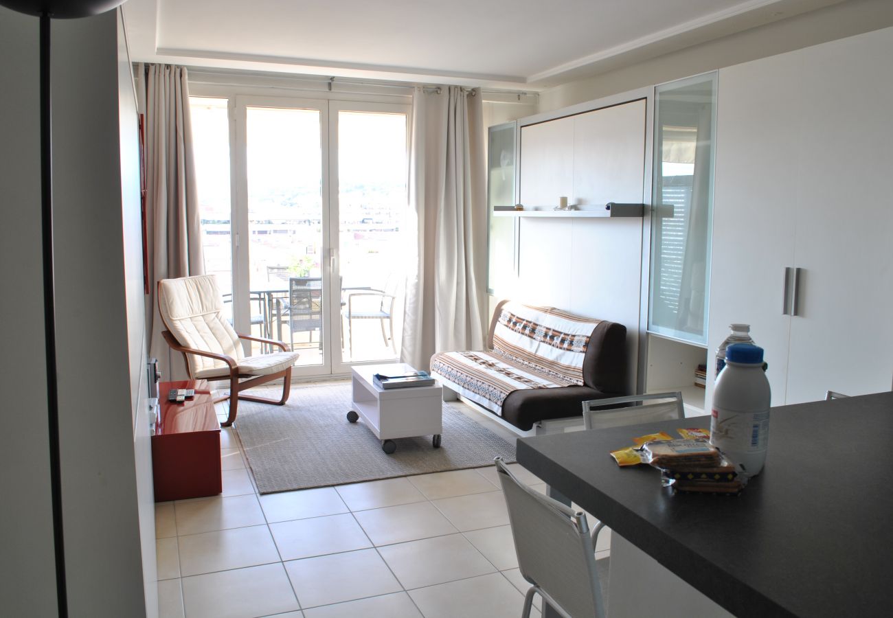 Salon cosy avec décoration