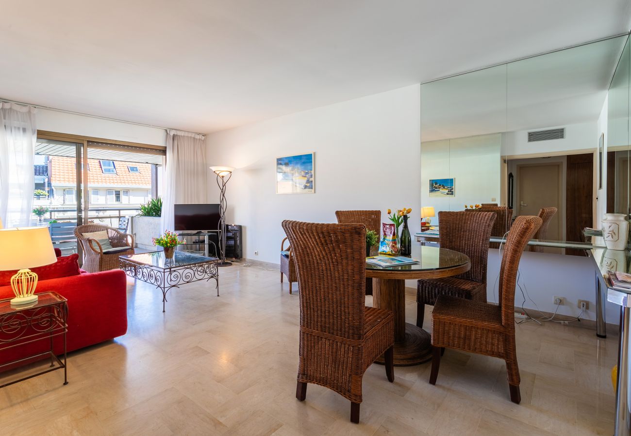 appartement haut de gamme Cannes plage 150m commerces à proximité
