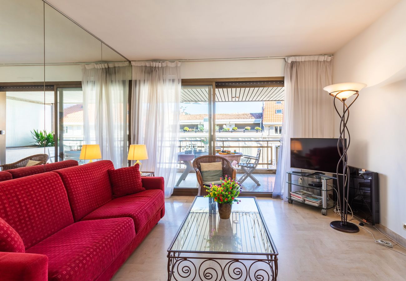 appartement haut de gamme Cannes plage 150m commerces à proximité