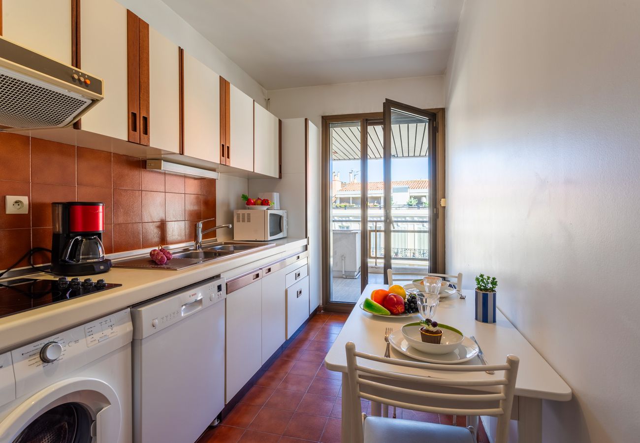 appartement haut de gamme Cannes plage 150m commerces à proximité