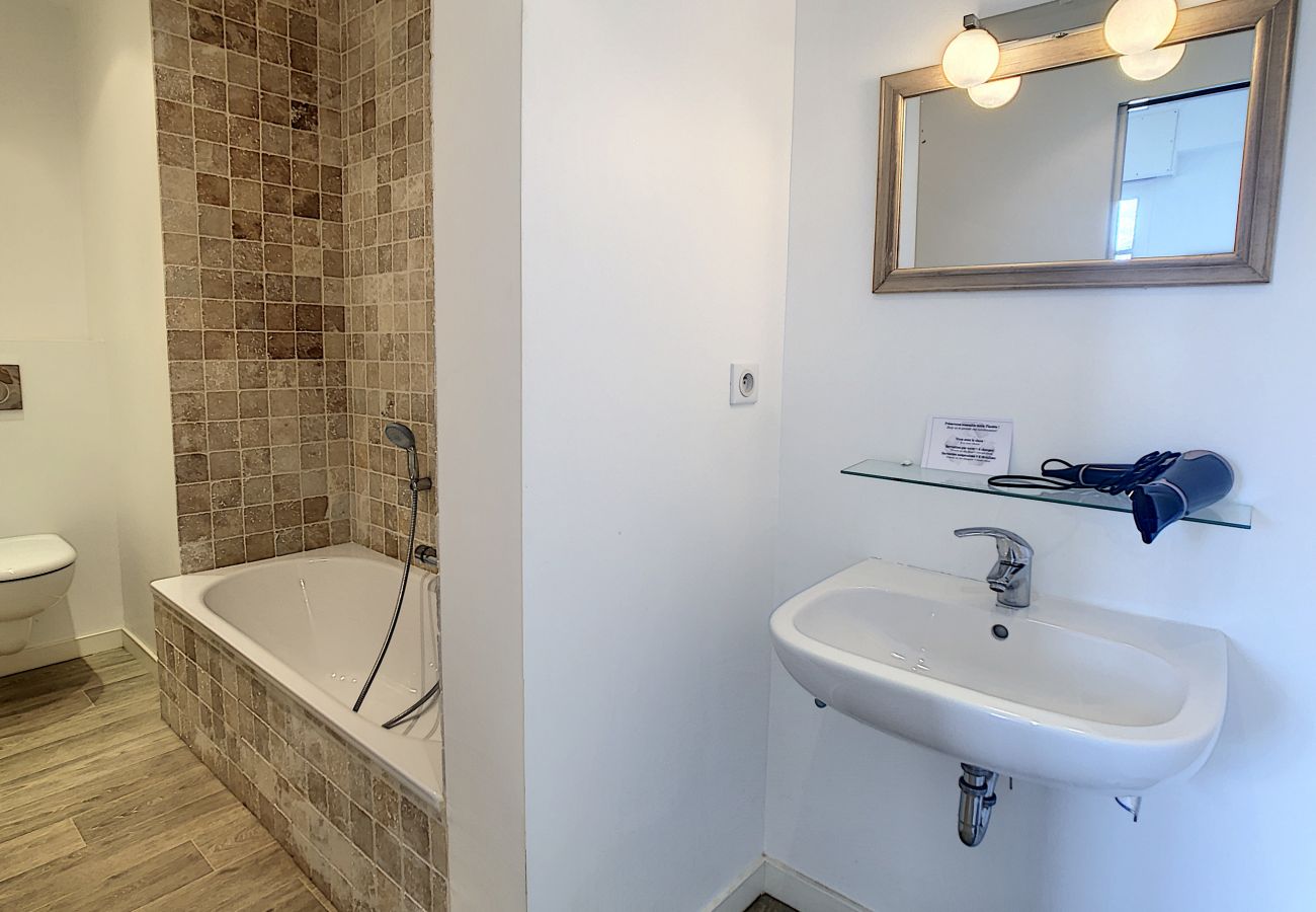 Appartement à Cannes - SAU310 / face mer Sur Croisette 3 chambres