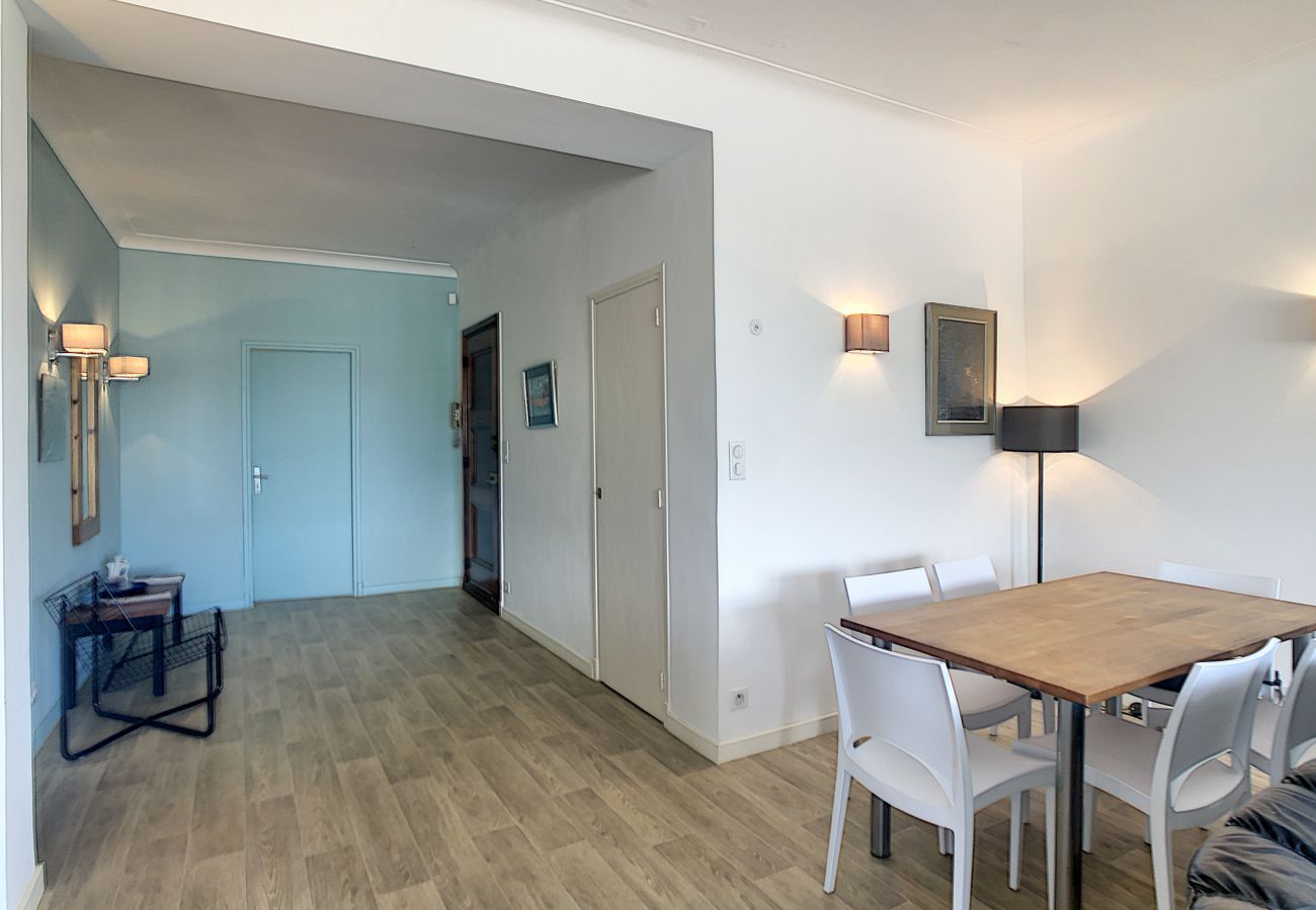 Appartement à Cannes - SAU310 / face mer Sur Croisette 3 chambres