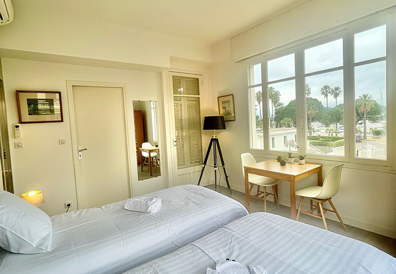 Appartement à Cannes - SAU310 / face mer Sur Croisette 3 chambres
