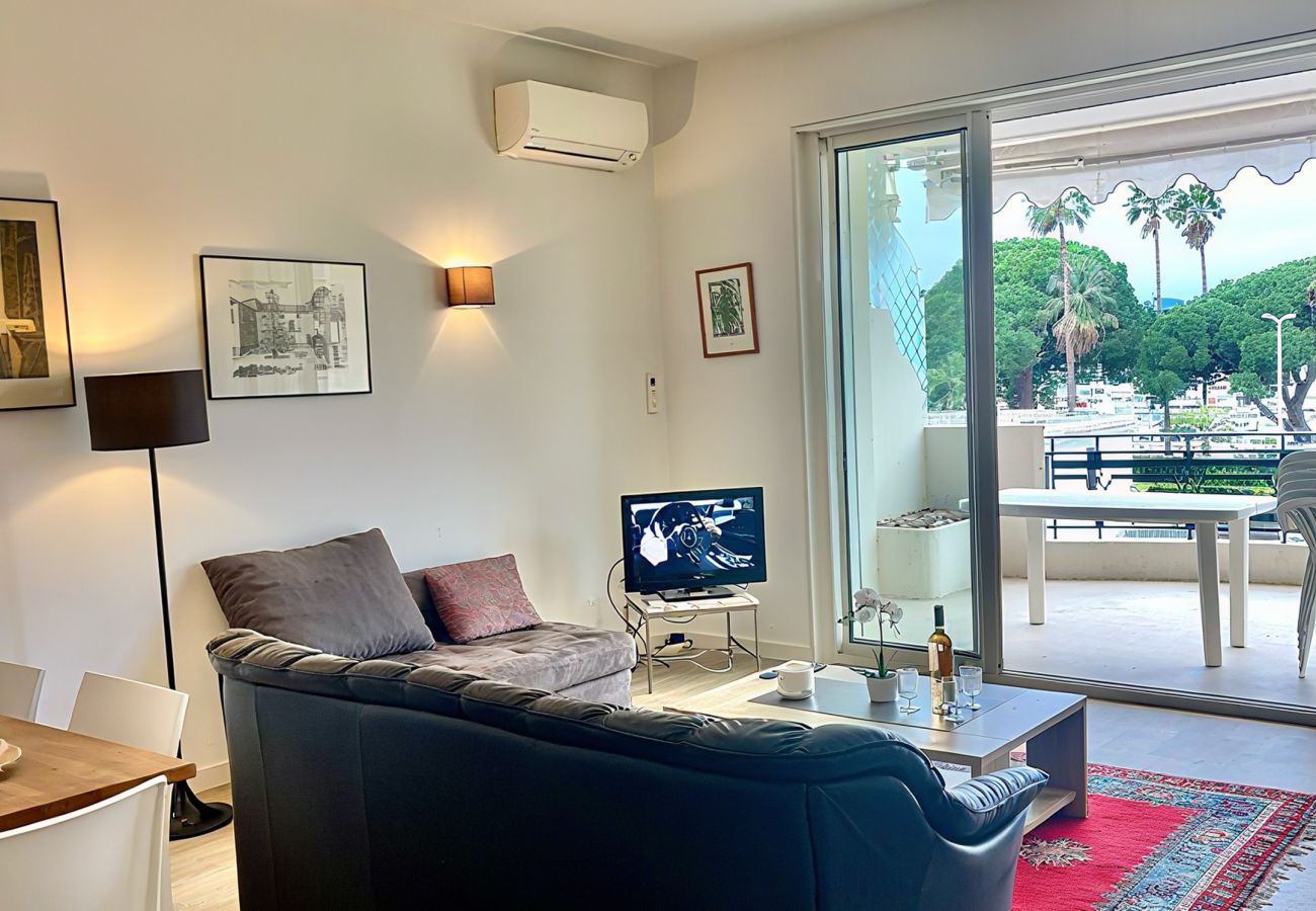 Appartement à Cannes - SAU310 / face mer Sur Croisette 3 chambres