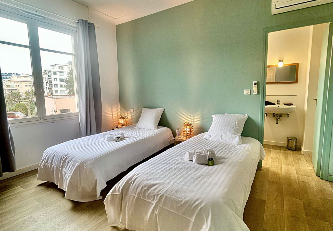 Appartement à Cannes - SAU310 / face mer Sur Croisette 3 chambres