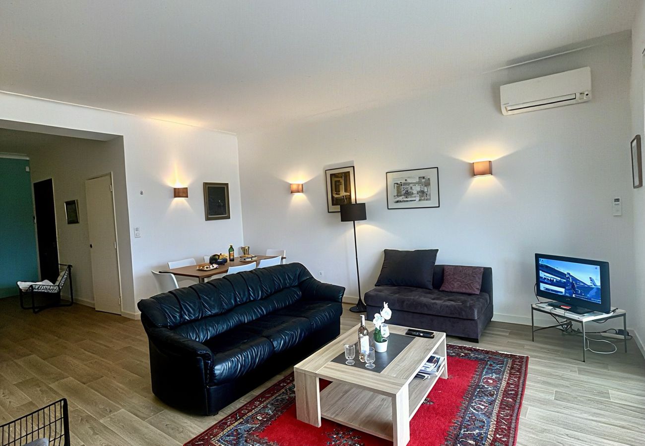 Appartement à Cannes - SAU310 / face mer Sur Croisette 3 chambres