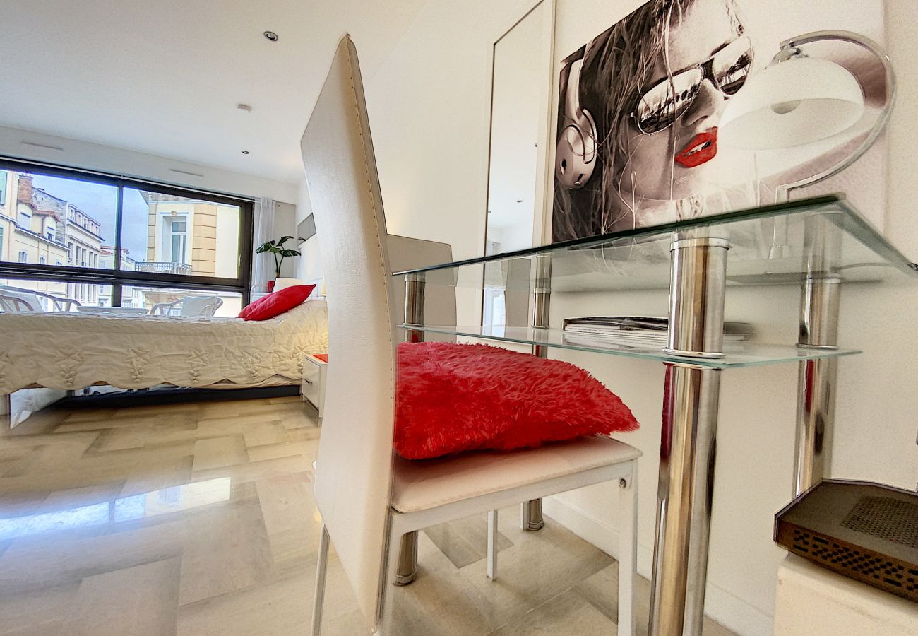 Studio à Cannes - THI235 Studio de charme au Gray d'Albion