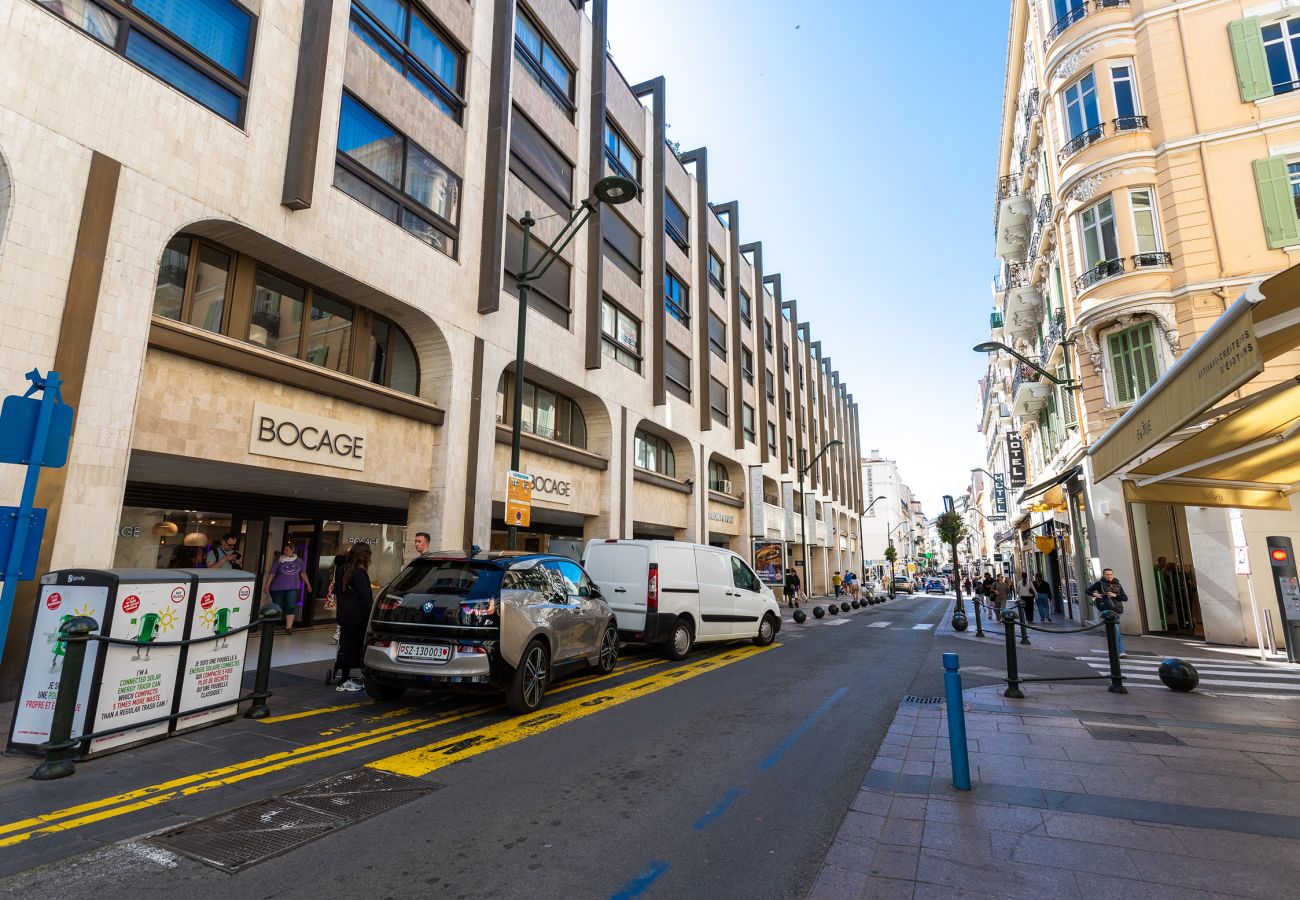 Studio à Cannes - BRA507 Studio terrasse Residence Gray d'Albion