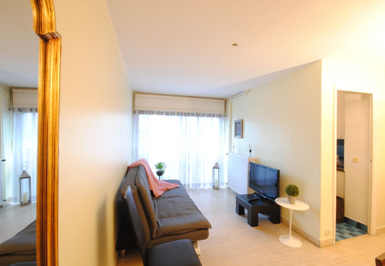 Studio à Cannes - FES57 Studio centre proche plages