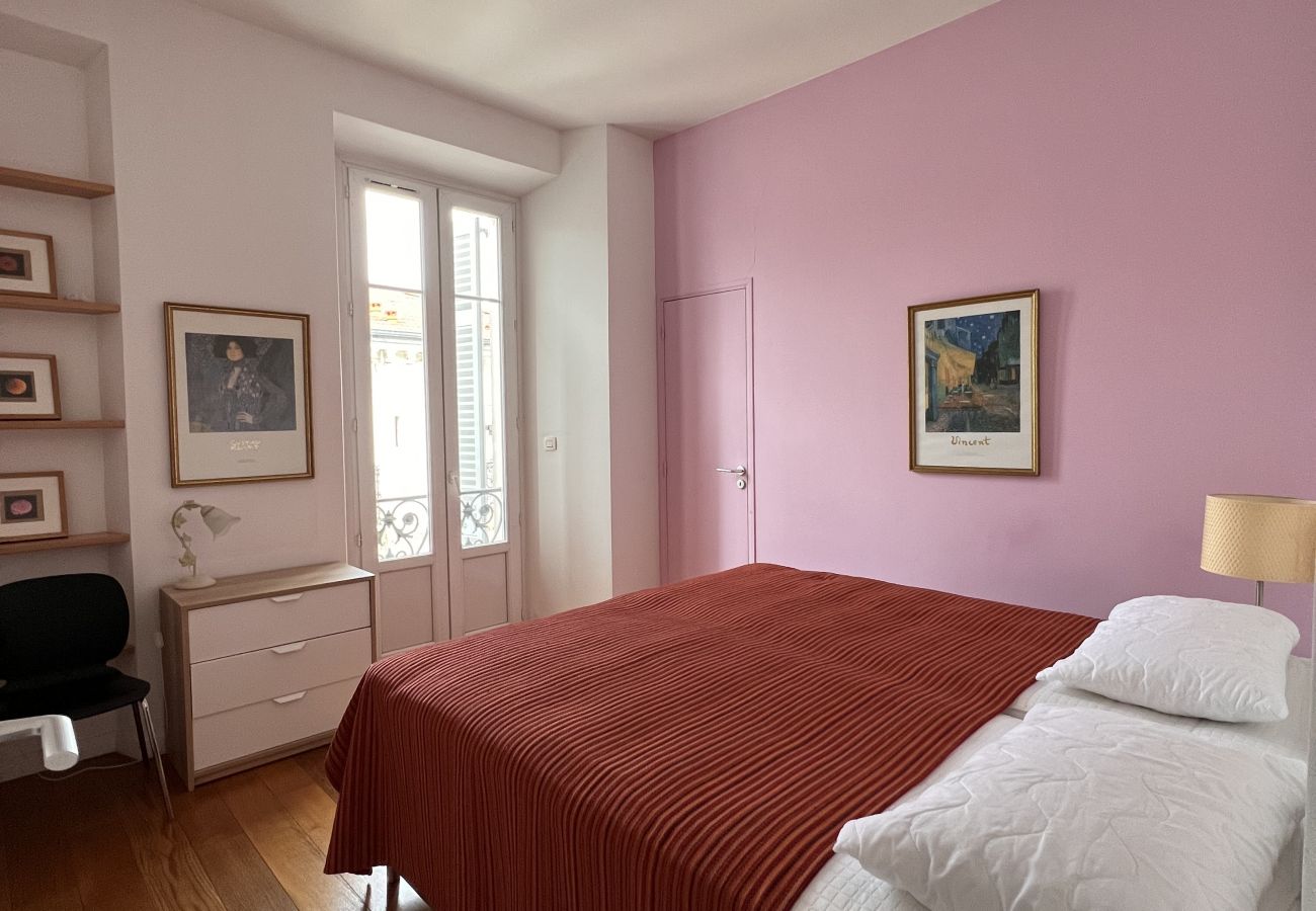 chambres lumineuses Cannes centre avec rangements