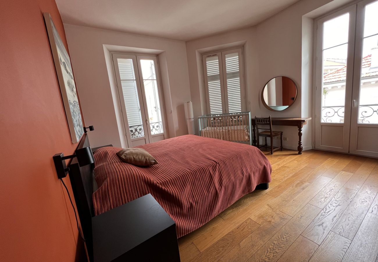 chambres lumineuses Cannes centre avec rangements