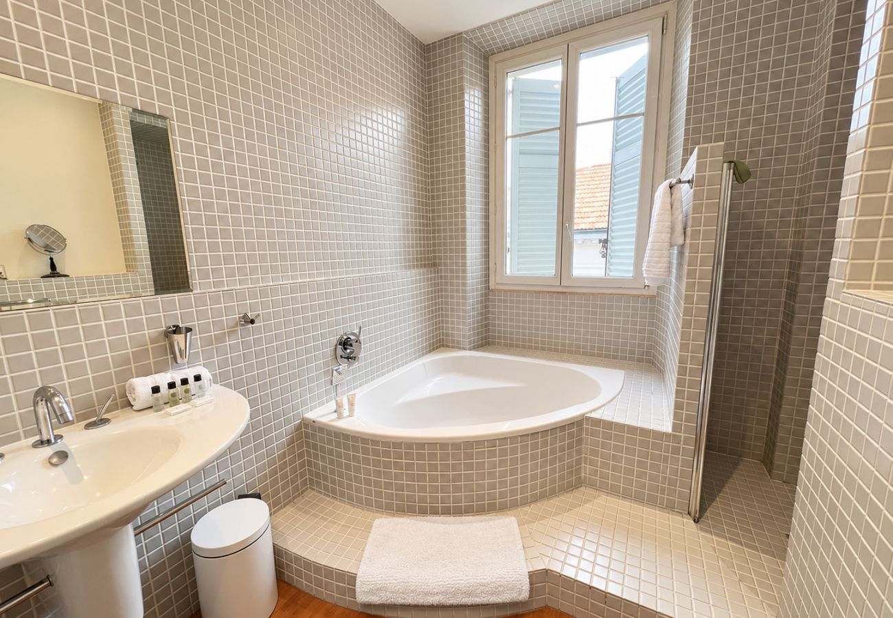 Appartement à Cannes - ZAC3562 / Spacieux 4 chambres centre ville