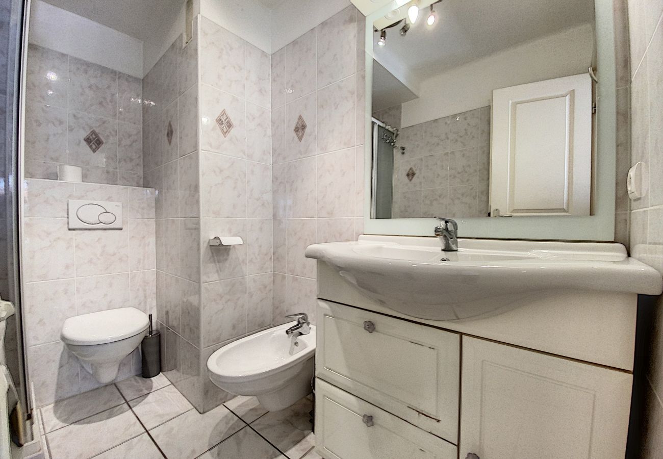 Appartement à Cannes - KRE3417 / Studio terrasse 2mn plage